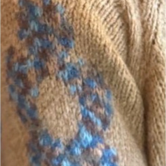 Elegant Tan Pullover with Blue Floral Design by Rita Ros - Picture 6 of 9